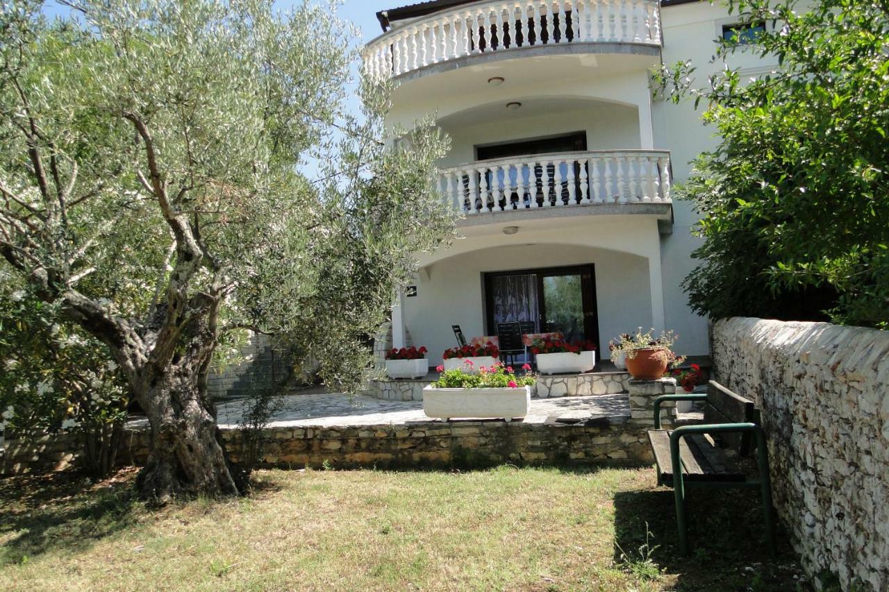 Apartments Villa Maran 우마그 외부 사진